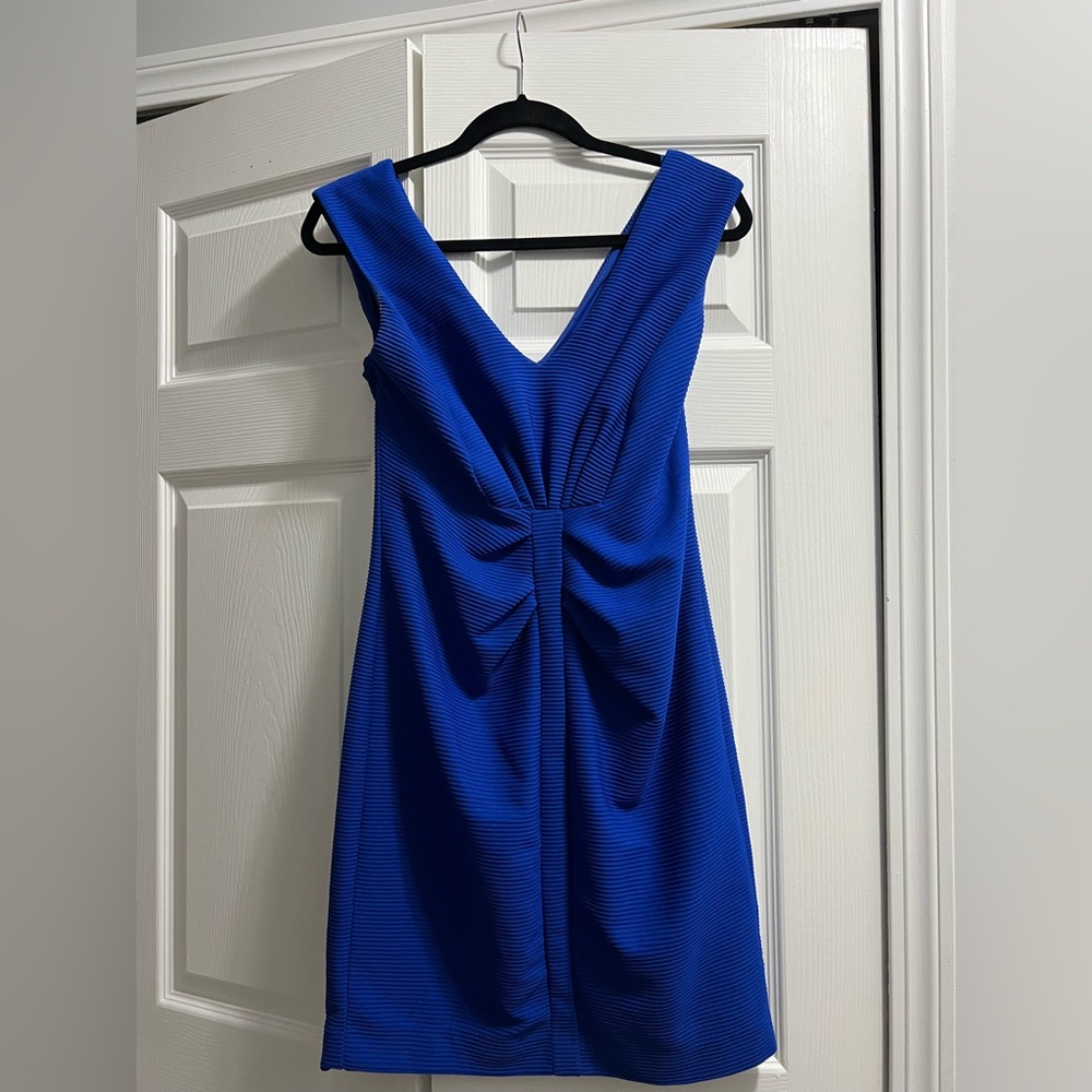 Elegant Blue V-Neck Dress